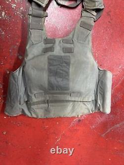 ARMY ACU DIGITAL BODY ARMOR PLATE CARRIER MADE WithKEVLAR INSERTS LARGE lot 2
