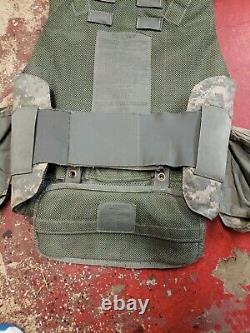 ARMY ACU DIGITAL BODY ARMOR PLATE CARRIER MADE WithKEVLAR INSERTS Medium lot 333