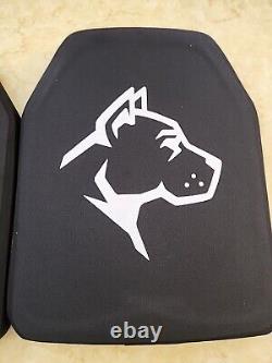 Deux plaques céramiques tactiques de niveau IV pour chien de garde de 10X12 pouces, 5.7 livres chacune, noir.